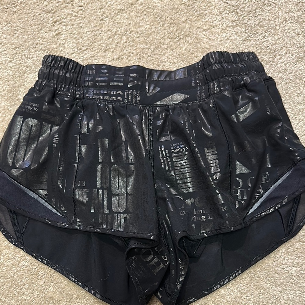 Lulu lemon size 4